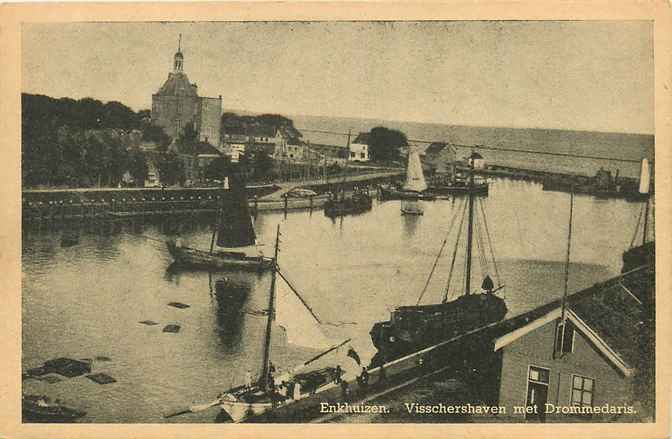 Enkhuizen Visschershaven met Drommedaris