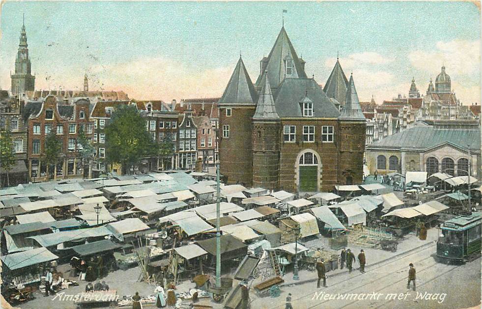 Amsterdam Nieuwmarkt met Waag