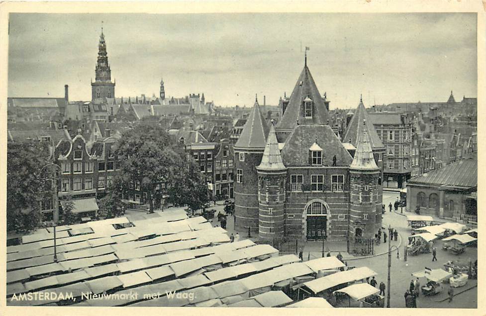 Amsterdam Nieuwmarkt met Waag