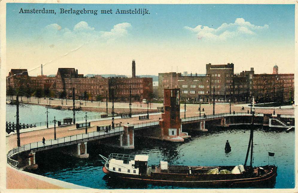 Amsterdam Berlagebrug met Amsteldijk