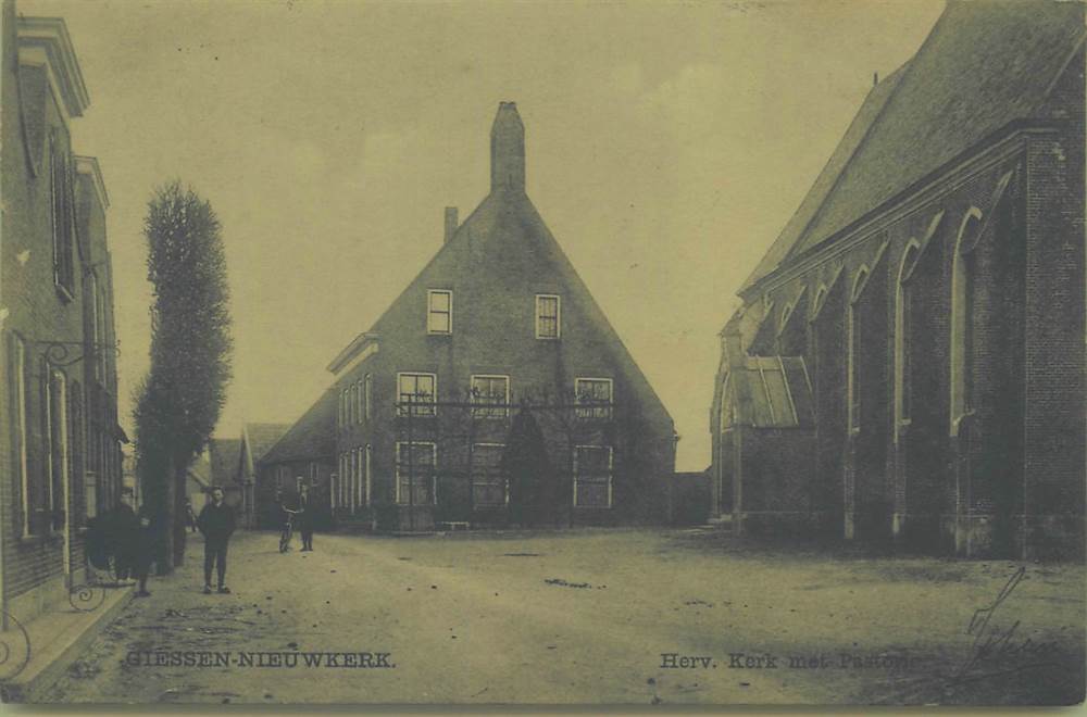 Giessen-Nieuwkerk Herv. Kerk met Pastorie