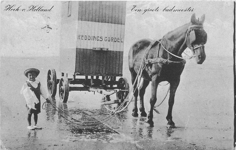 Hoek van Holland Een groote badmeester