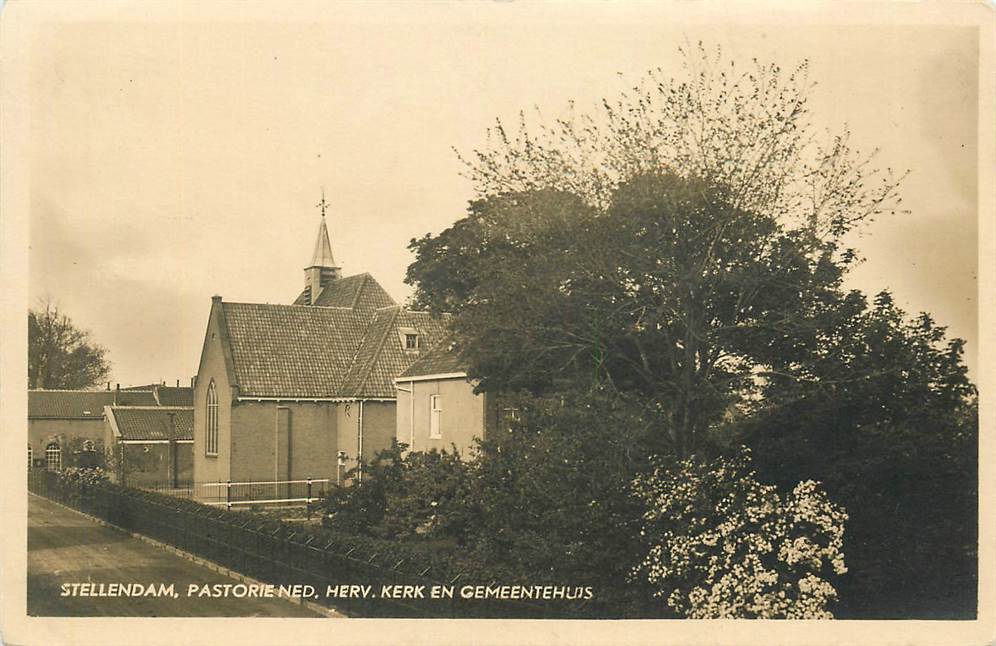 Stellendam Pastorie Ned. Herv. Kerk en Gemeentehuis