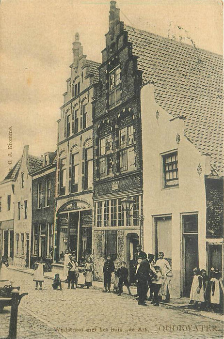 Oudewater Wijdstraat met het huis de Ark