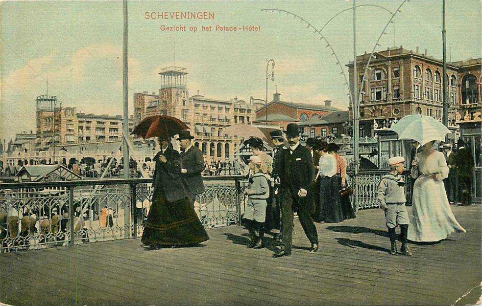 Scheveningen Gezicht op het Palace-Hotel