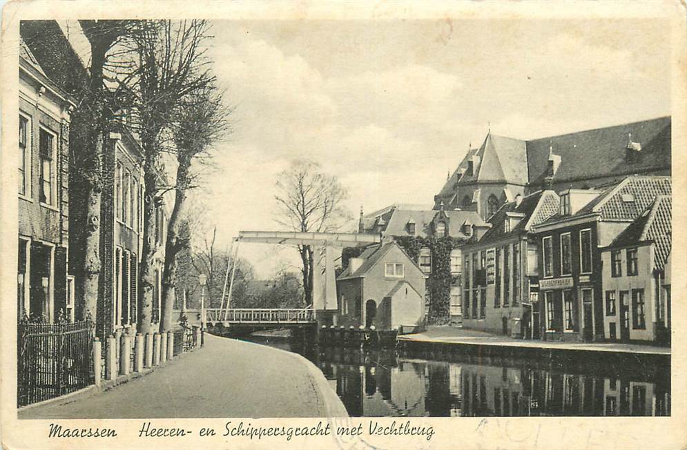 Maarssen Heeren en Schippersgracht met Vechtbrug