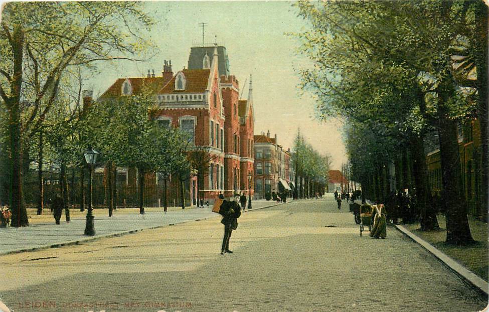 Leiden Doezastraat met Gymnasium