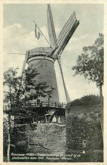 Rhenen Panorama-Molen-Theeschenkerij, gebouwd op de stadswallen anno 1346. Plantsoen-Rhenen