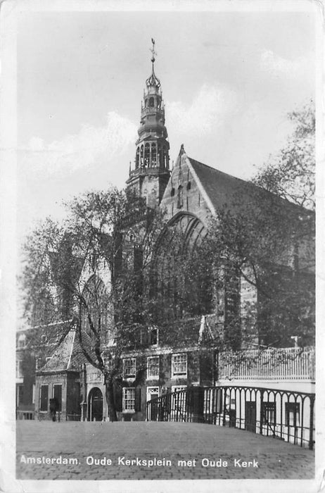 Amsterdam Oude Kerksplein met Oude Kerk