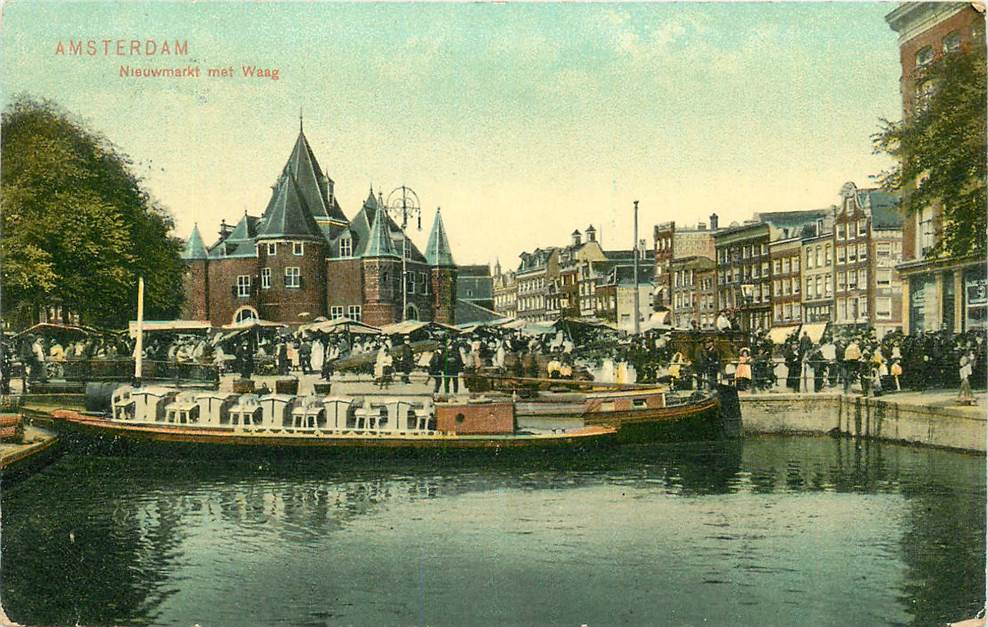 Amsterdam Nieuwmarkt met Waag