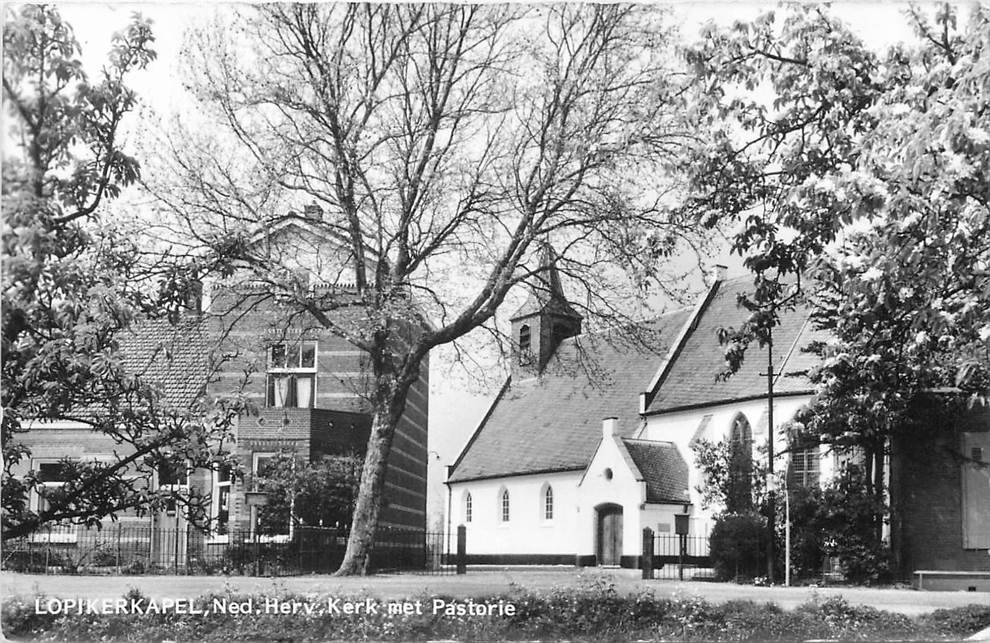 Lopikerkapel Ned. Herv. Kerk met Pastorie