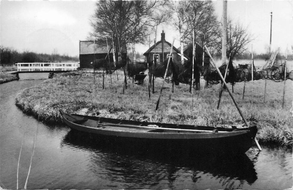 Oldemarkt Oude turfmakerswoning in het natuurreservaat De Weerribben, Hoogeweg