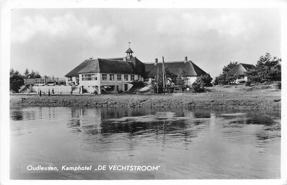 Oudleusen Kamphotel De Vechtstroom