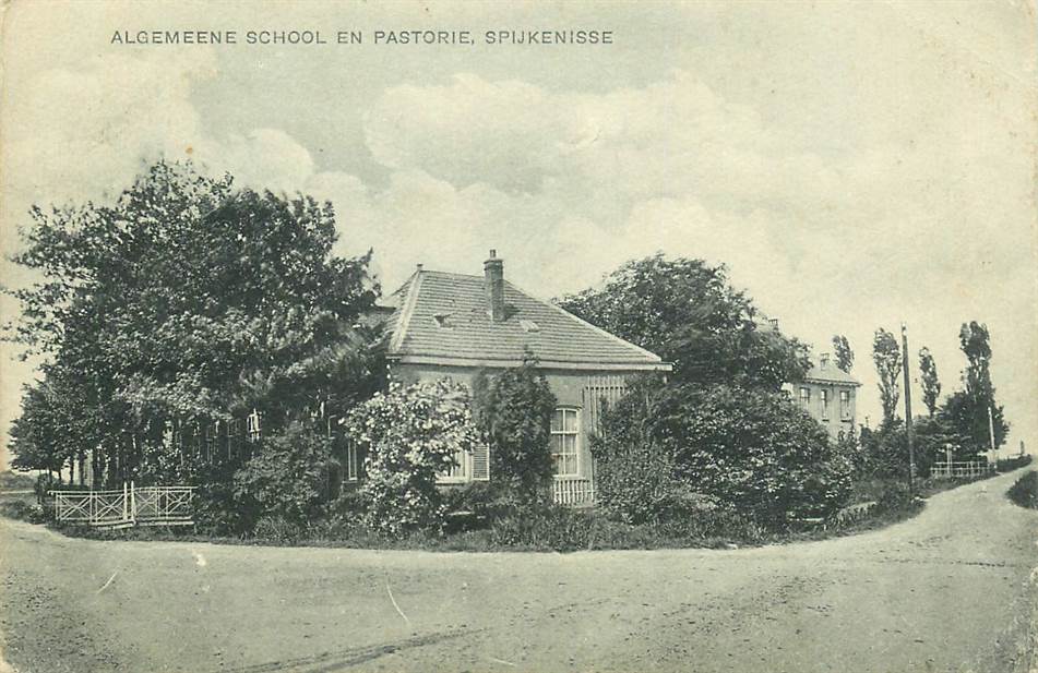 Spijkenisse Algemeene School en Pastorie