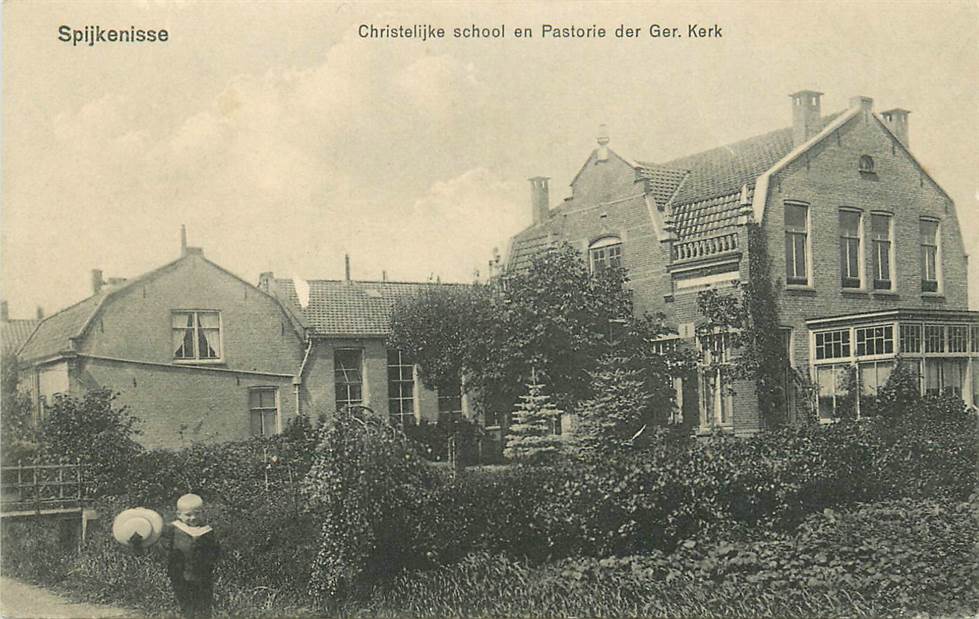 Spijkenisse Christelijke school en Pastorie der Ger. Kerk