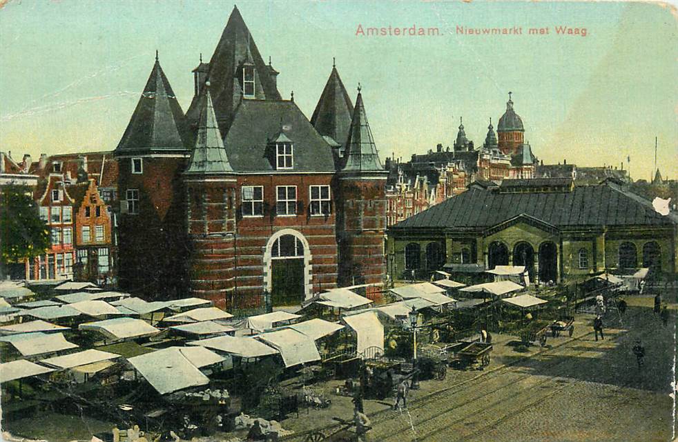 Amsterdam Nieuwmarkt met Waag