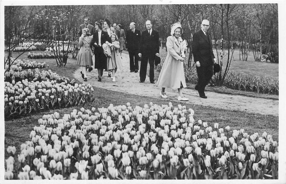 Lisse HM de Koningin bezocht met de 3 oudste Prinsesjes de bloemententoonstelling Keukenhof