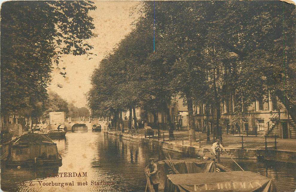 Amsterdam OZ Voorburgwal met Stadhuis