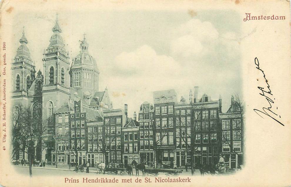 Amsterdam Prins Hendrikkade met de St Nicolaaskerk