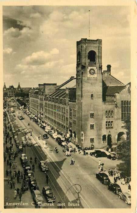 Amsterdam Centrum Damrak met Beurs