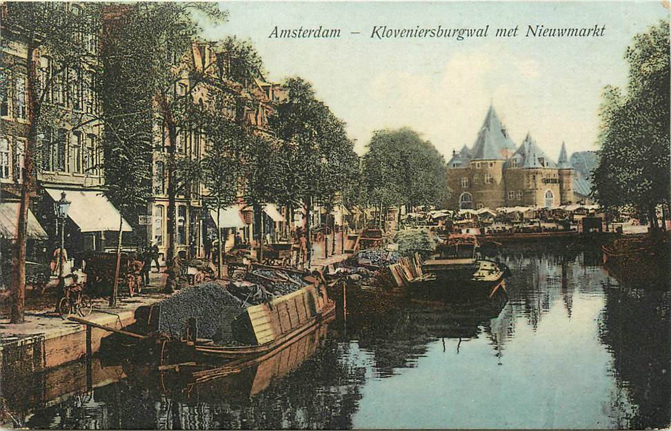 Amsterdam Kloveniersburgwal met Nieuwmarkt