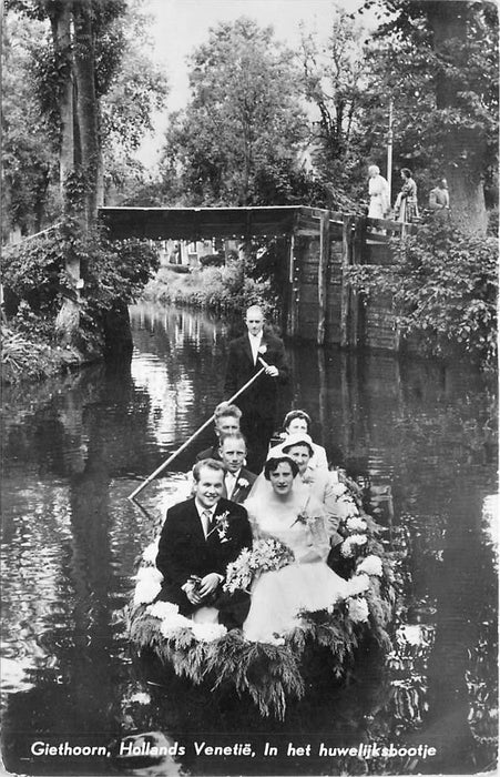 Giethoorn Hollands Venetië, In het huwelijksbootje