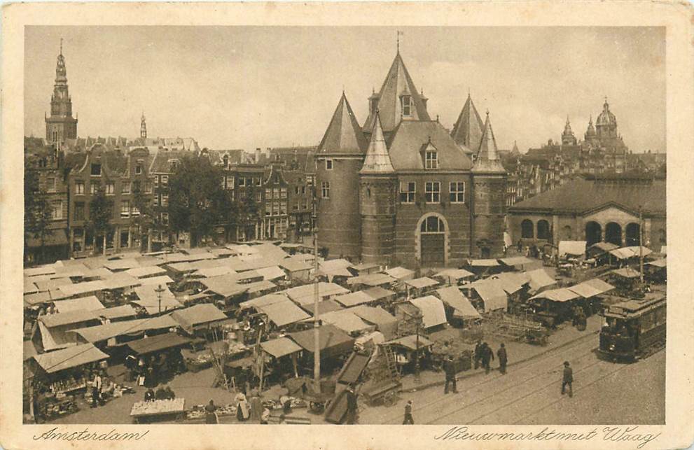 Amsterdam Nieuwmarkt met Waag