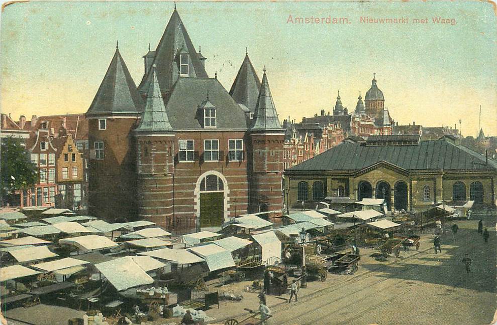 Amsterdam Nieuwmarkt met Waag