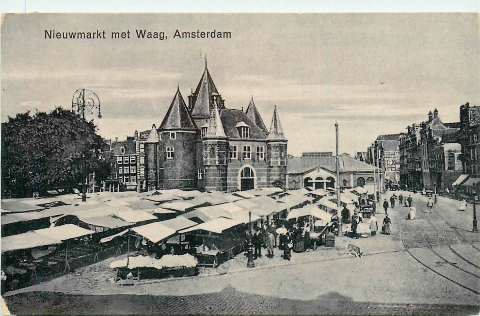 Amsterdam Nieuwmarkt met Waag