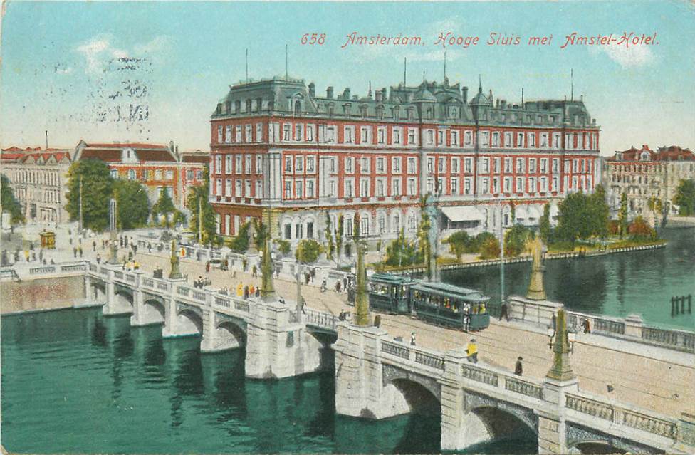 Amsterdam Hooge Sluis met Amstel-Hotel