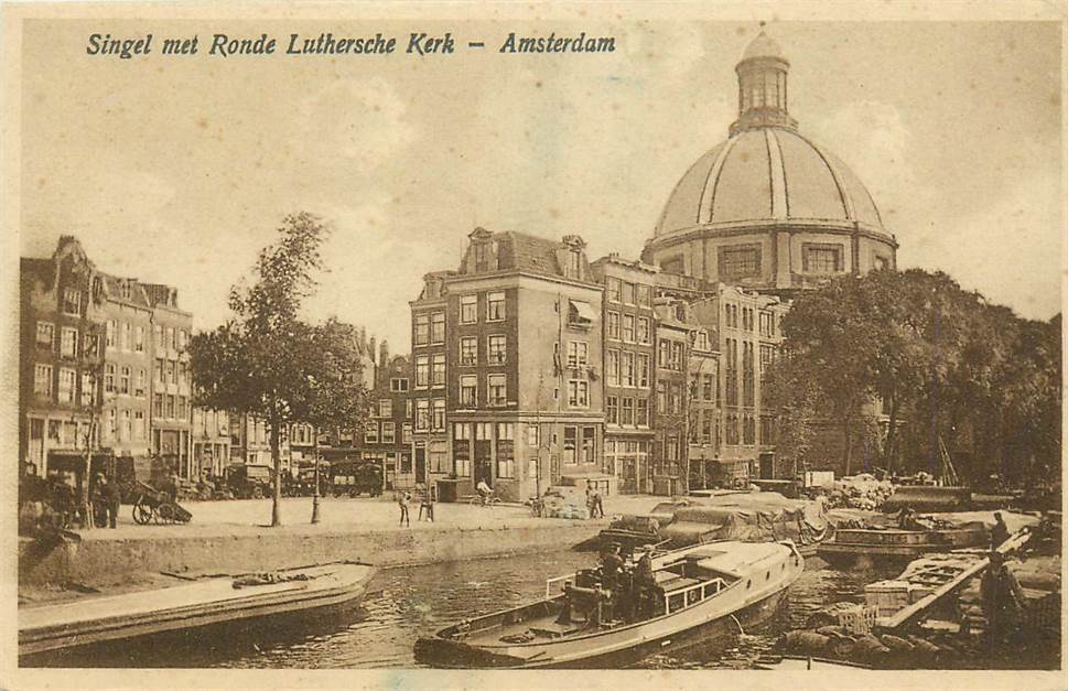 Amsterdam Singel met Ronde Luthersche Kerk