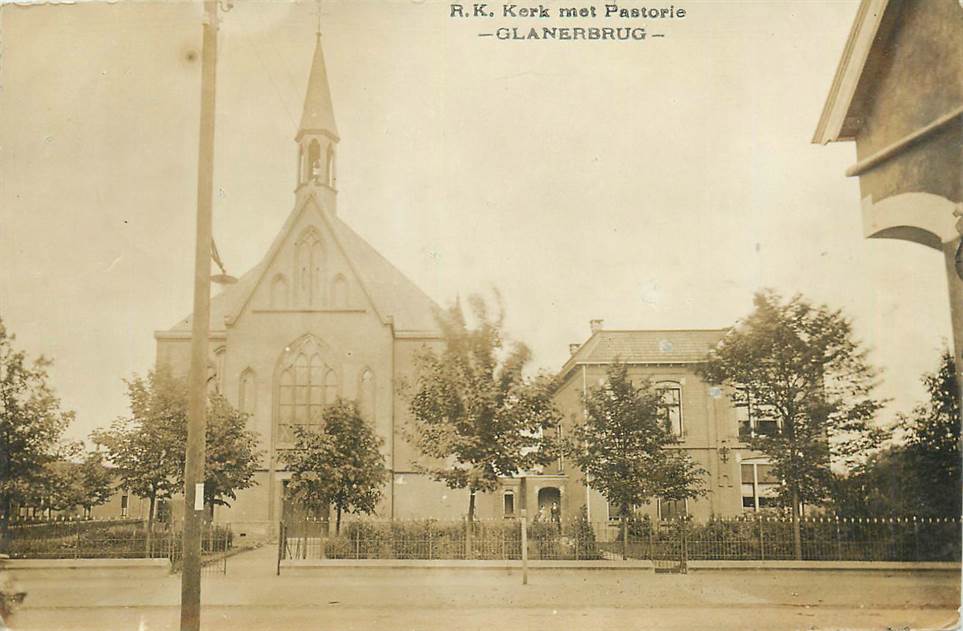 Glanerbrug RK Kerk met Pastorie