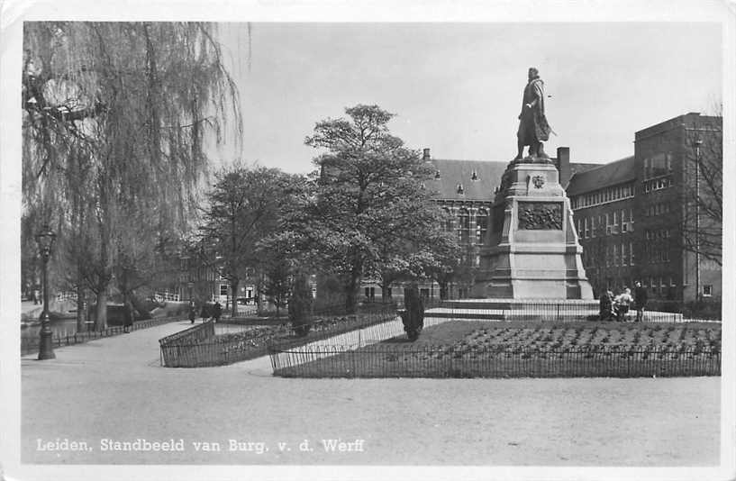 Leiden Standbeeld van Burg. V.d. Werff