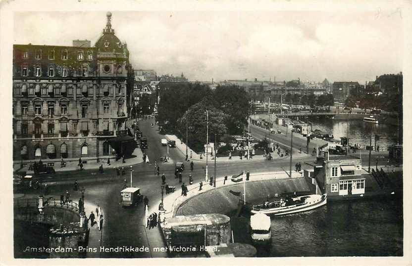 Amsterdam Prins Hendrikkade met Viktoria