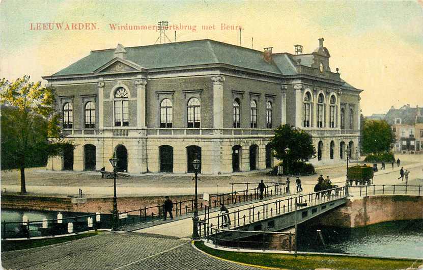 Leeuwarden Wirdummerpoortsbrug met Beurs