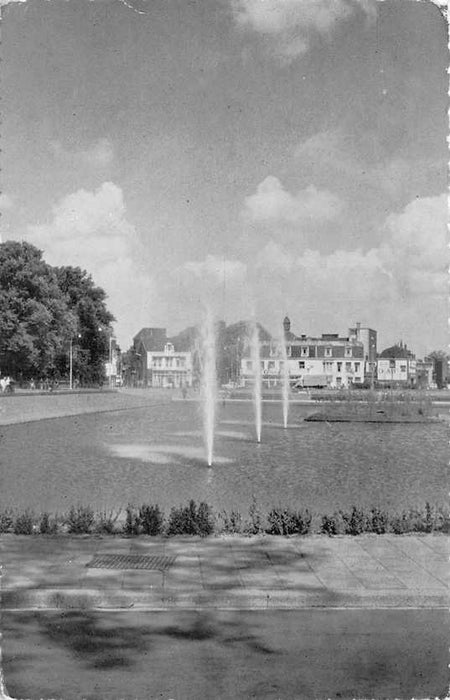 Beverwijk Vijver bij Station