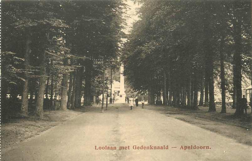 Apeldoorn Loolaan Gedenknaald