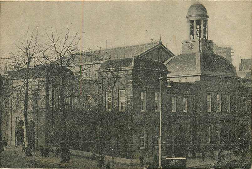 Rotterdam Beursplein met de Oude Beurs