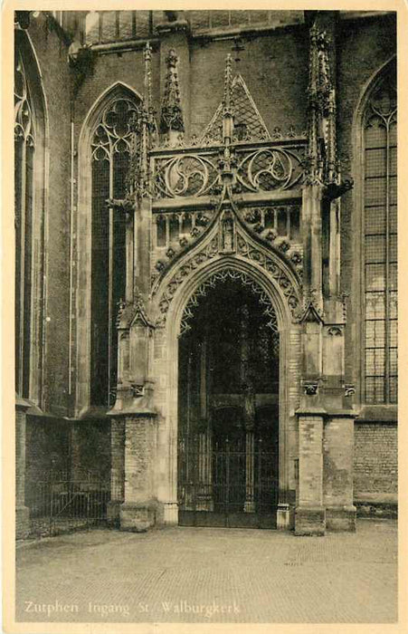 Zutphen  Ingang St Walburgkerk