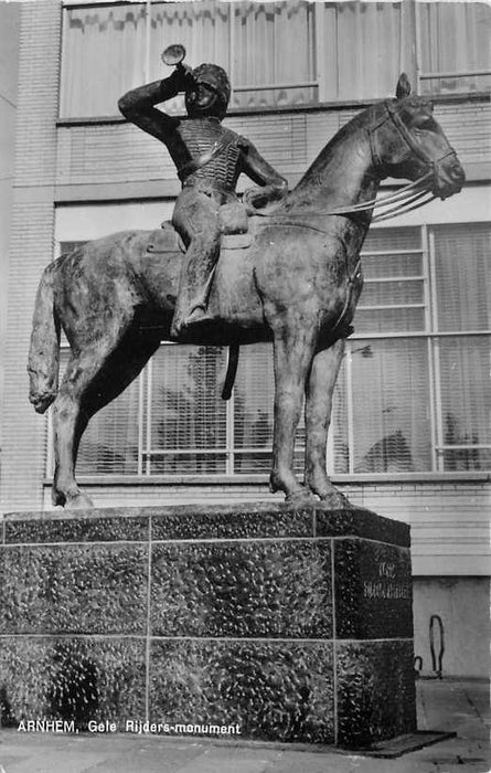 Arnhem Gele Rijders Monument