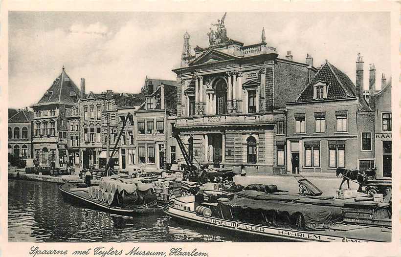 Haarlem Spaarne met Teylers Museum