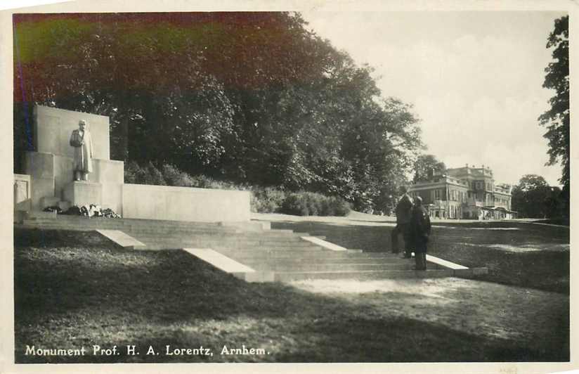 Arnhem Monument Lorentz