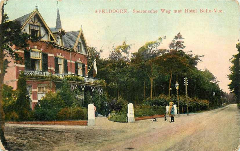 Apeldoorn Soerensche Weg met Hotel Belle