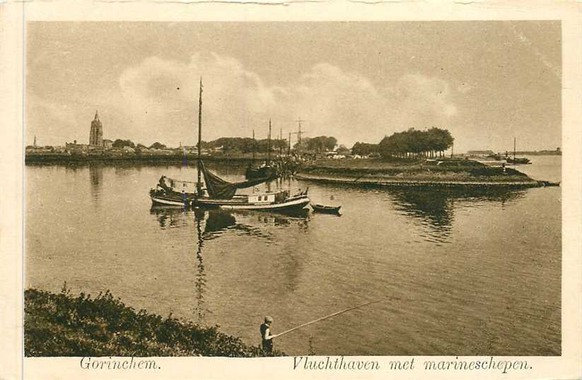 Gorinchem Vluchthaven met Marineschepen