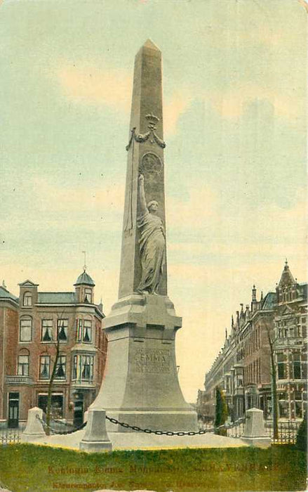 Den Haag  Koningin Emma Monument