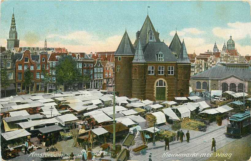 Amsterdam Nieuwmarkt met Waag