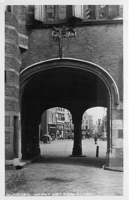 Nijmegen Markt met Kerkbogen