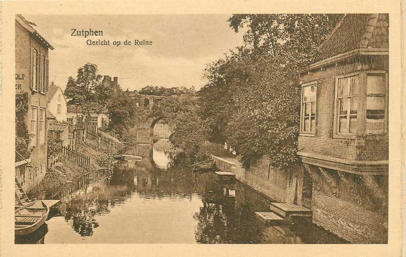 Zutphen Gezicht op de Ruine