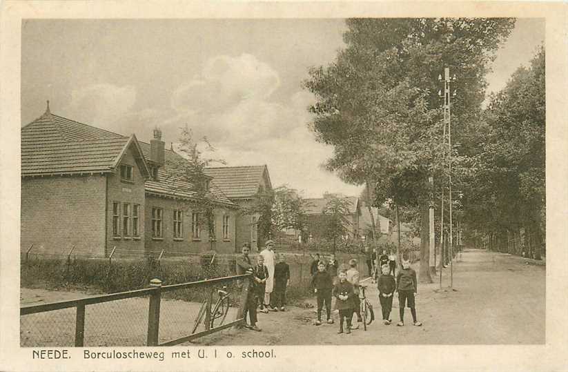 Neede Borculoscheweg met ULO School