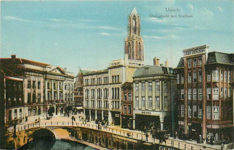 Utrecht Oudegracht met Stadhuis